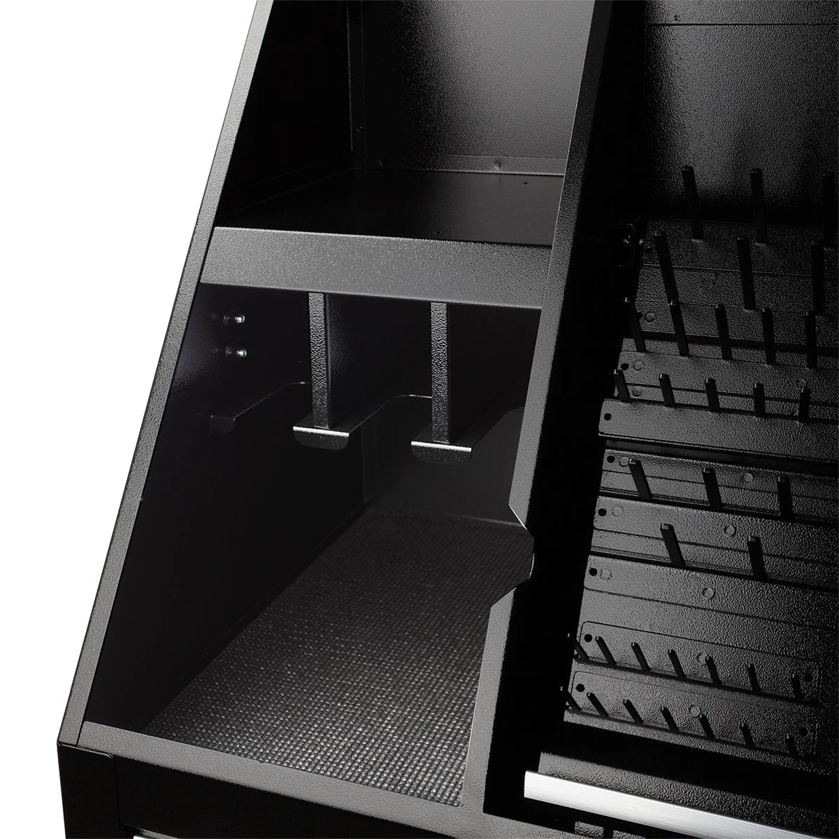 Montezuma SB360DB 36 x 17 in. Steel Triangle Shop box - Image 13