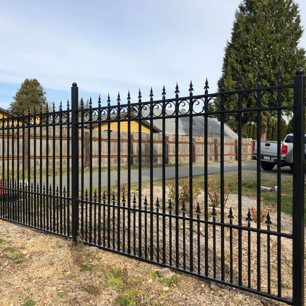 Aleko 4-Panel Steel Fence Kit – PRAGUE Style – 8x5 ft. Each - 4FENCEPRA-AP - Image 4