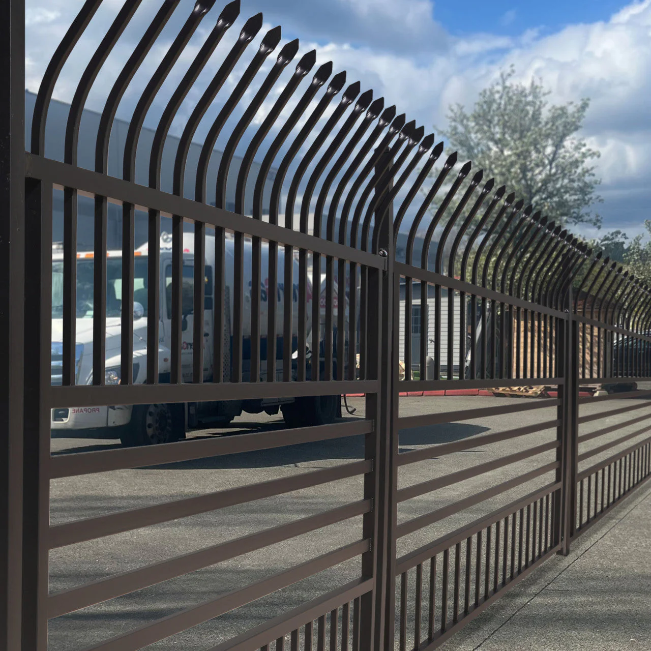 Aleko Commercial Grade 8-Panel Steel Fence Kit – Berlin – 8x6 ft. Each - SET2X4FENCE6x8CTM2-AP - Image 3
