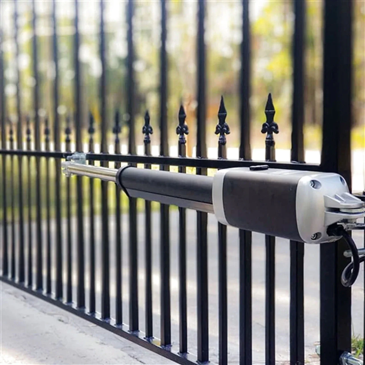 Aleko Dual Swing Gate Operator - GG1700/AS1700 AC/DC - Solar Kit 60W - Image 4
