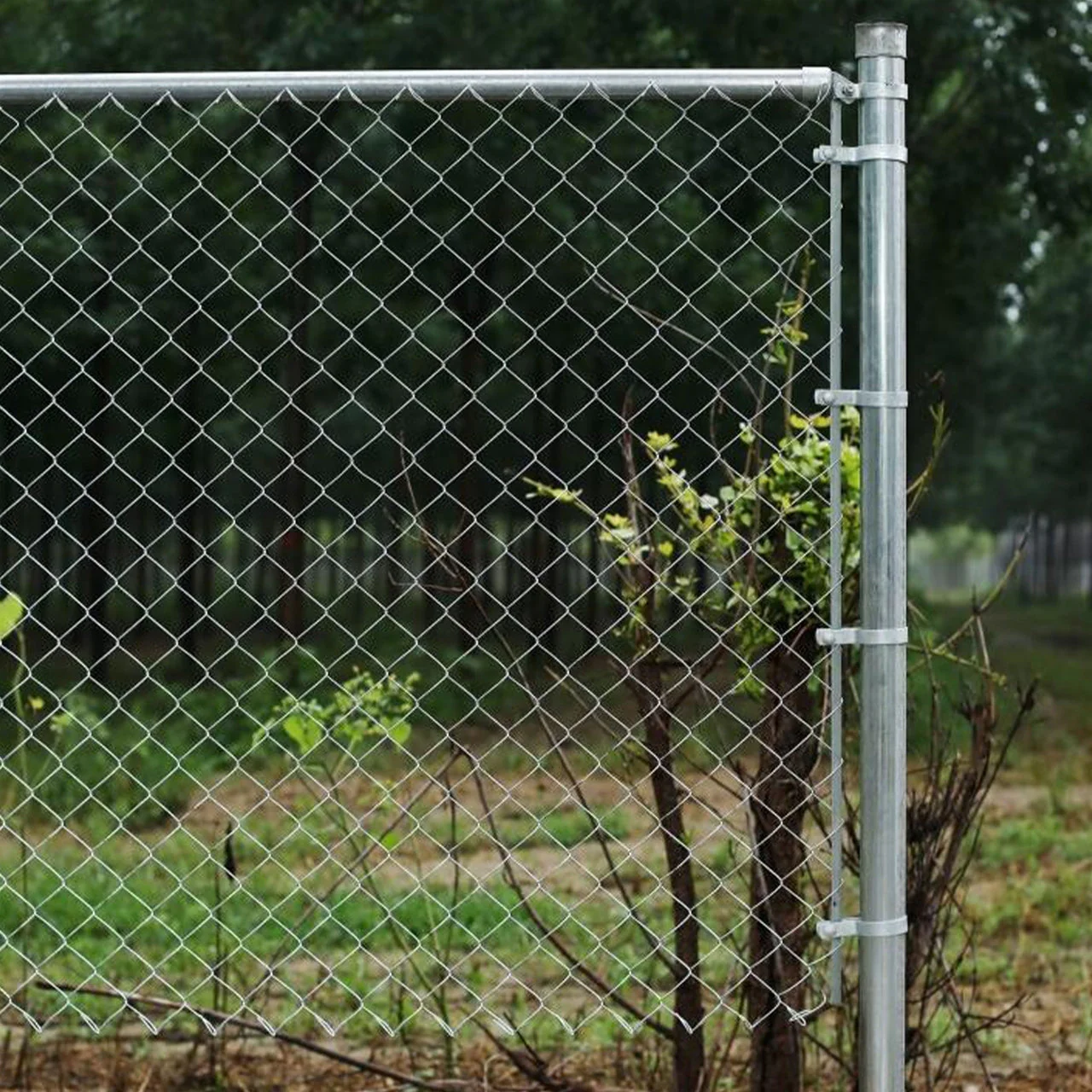 Aleko KITCLF5X50 Galvanized Steel Chain Link Fence 5X50 Feet Complete Kit - Image 8