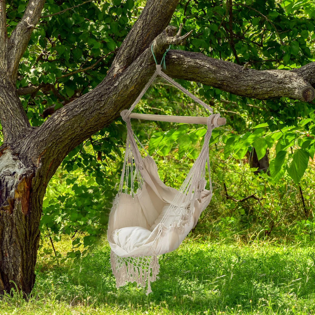 Aleko Outdoor furniture Hanging Rope Swing Hammock Chair with Side Pocket and Wooden Spreader Bar - Ivory - Image 11