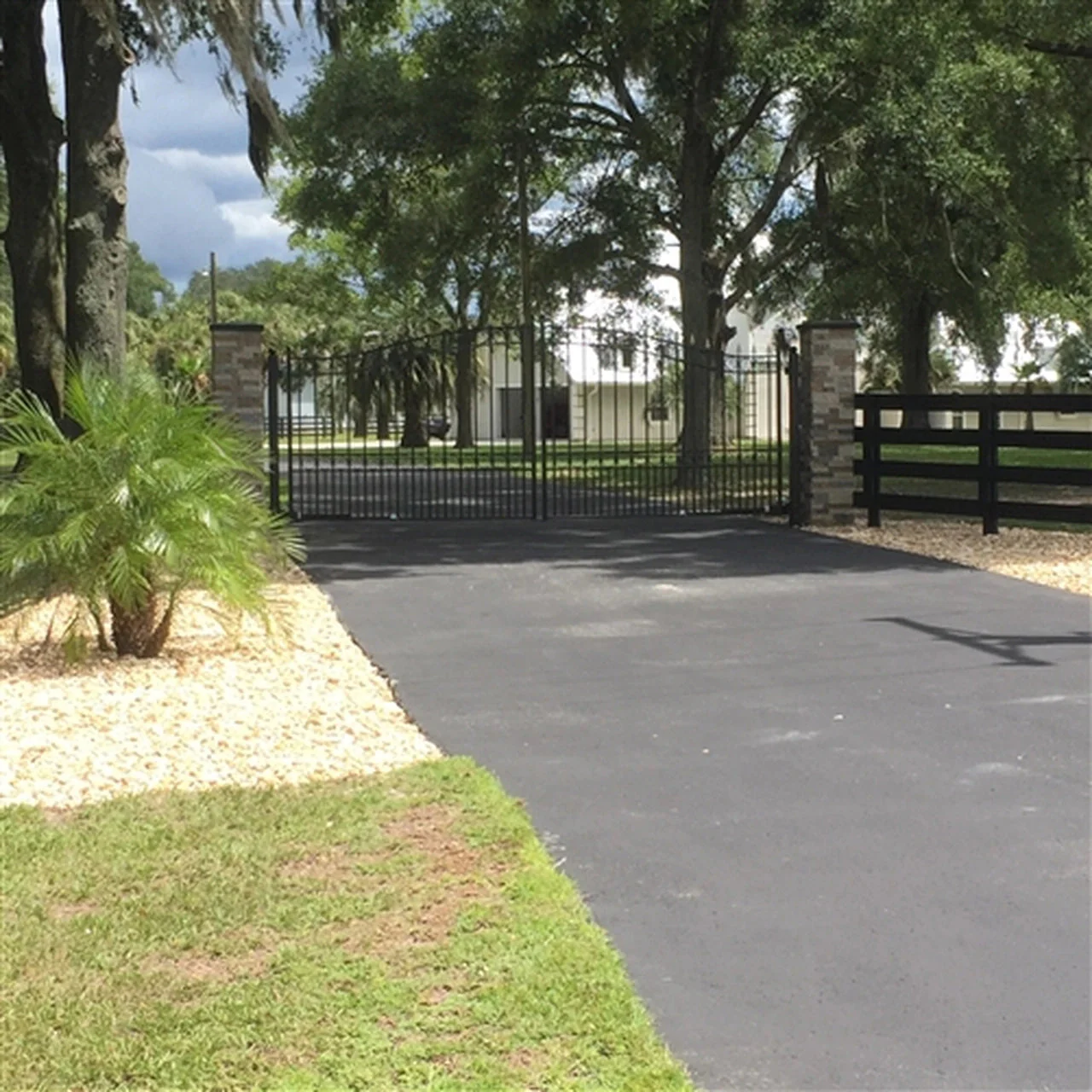 Aleko Steel Dual Swing Driveway Gate - PRAGUE Style - 12 x 6 Feet - Image 7
