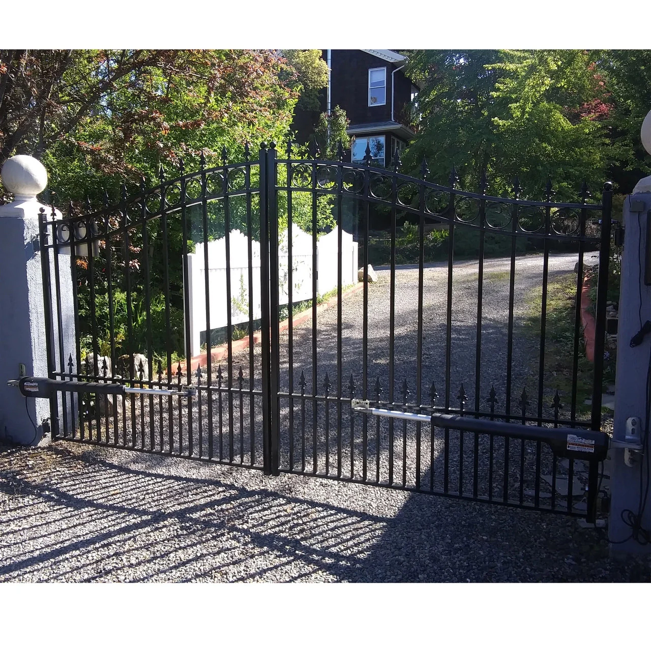 Aleko Steel Dual Swing Driveway Gate - PRAGUE Style - 18 x 6 Feet - Image 7