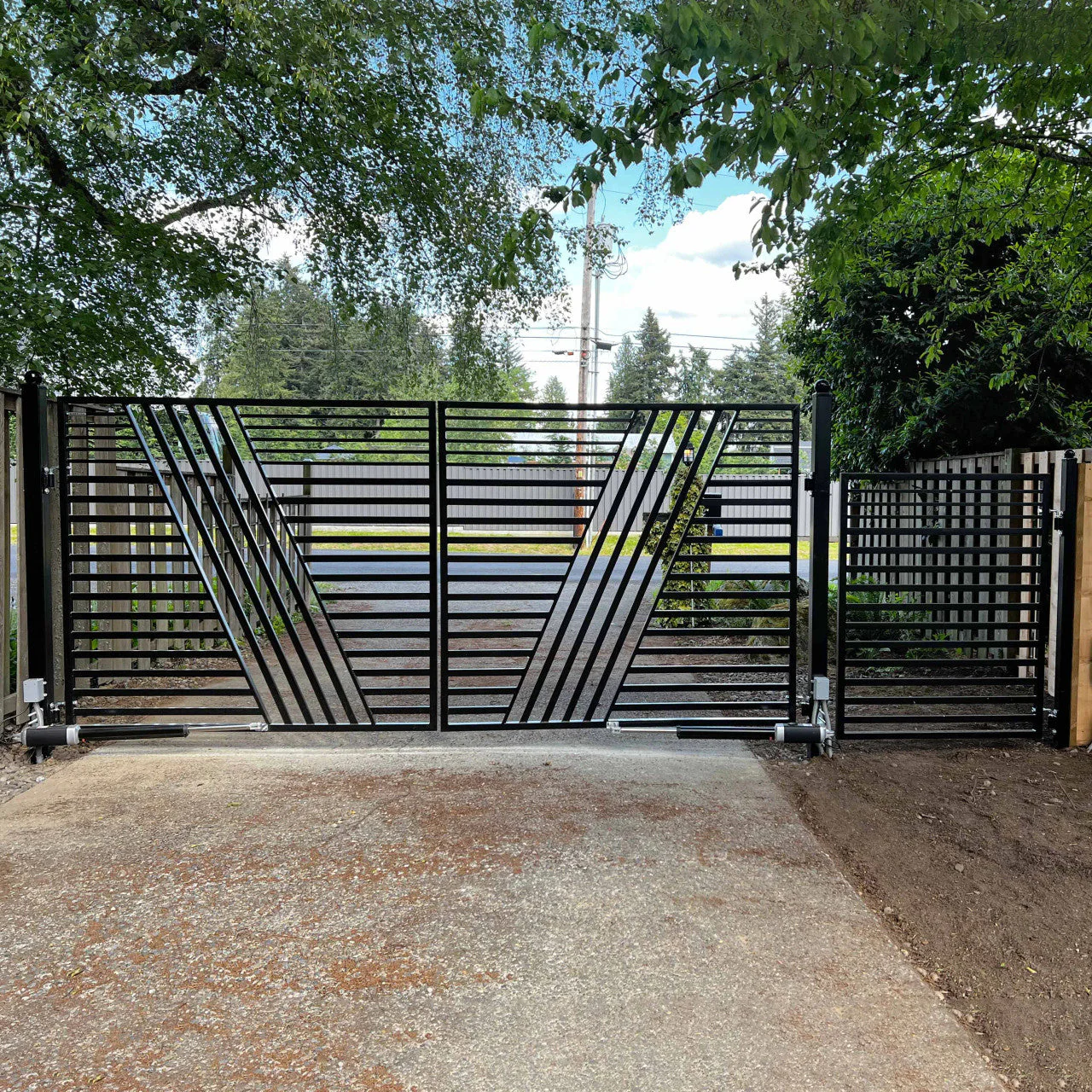 Aleko Steel Dual Swing Driveway Gate - Sofia Style - 16 x 6 Feet - Image 4