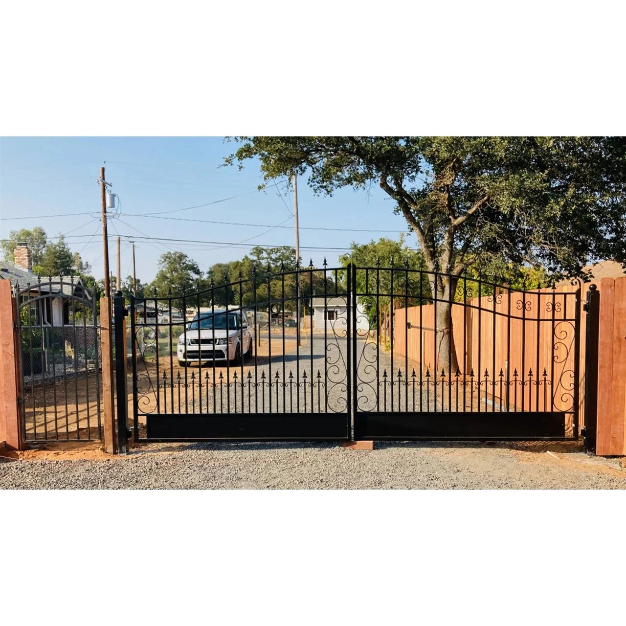 Aleko Steel Dual Swing Driveway Gate - VENICE Style - 18 x 6 Feet - Image 9