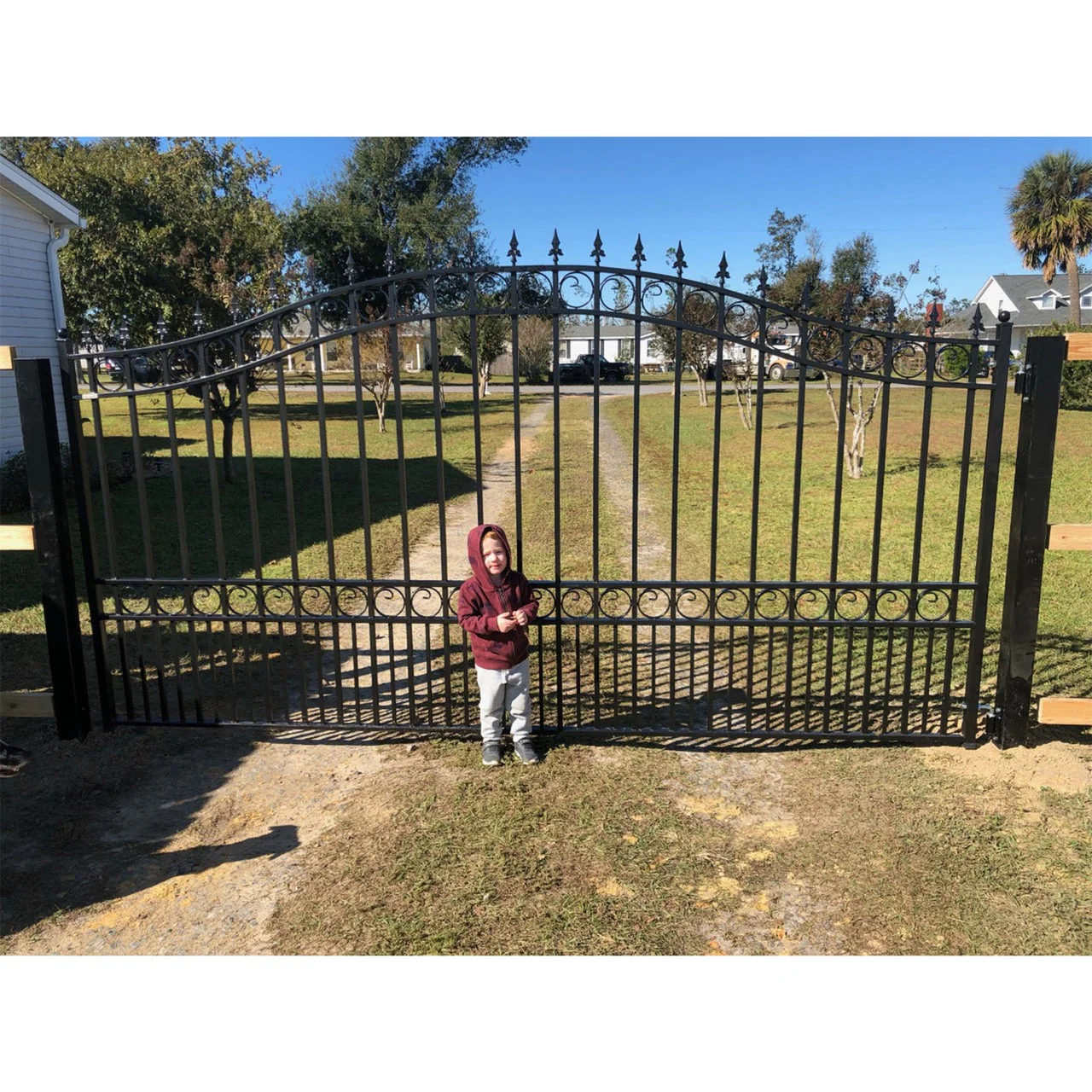 Aleko Steel Single Swing Driveway Gate - LONDON Style - 14 x 6 Feet - Image 6