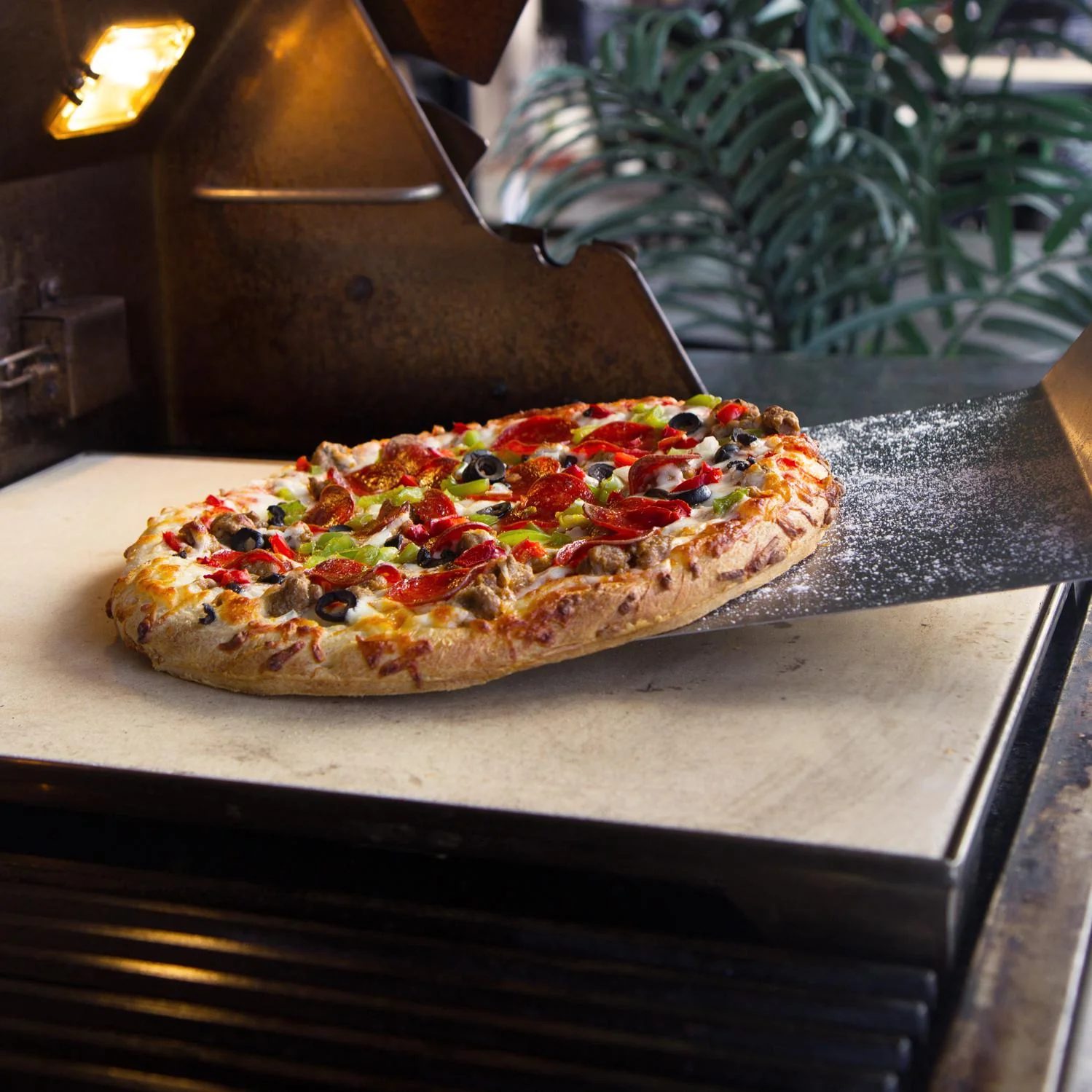 Blaze 14 3/4 Inch Ceramic Pizza Stone With Stainless Steel Tray - BLZ-PZST