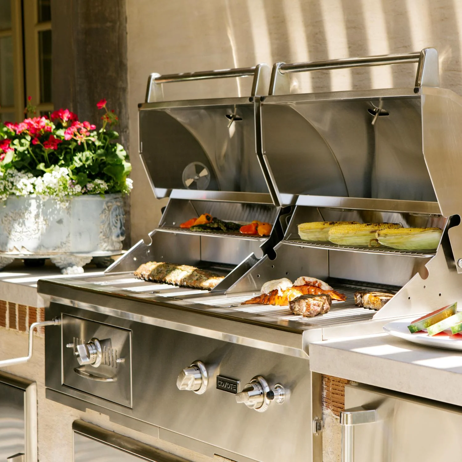 Coyote Centaur 50-Inch Built-In Natural Gas/Charcoal Dual Fuel Grill - C1HY50NG - Image 3