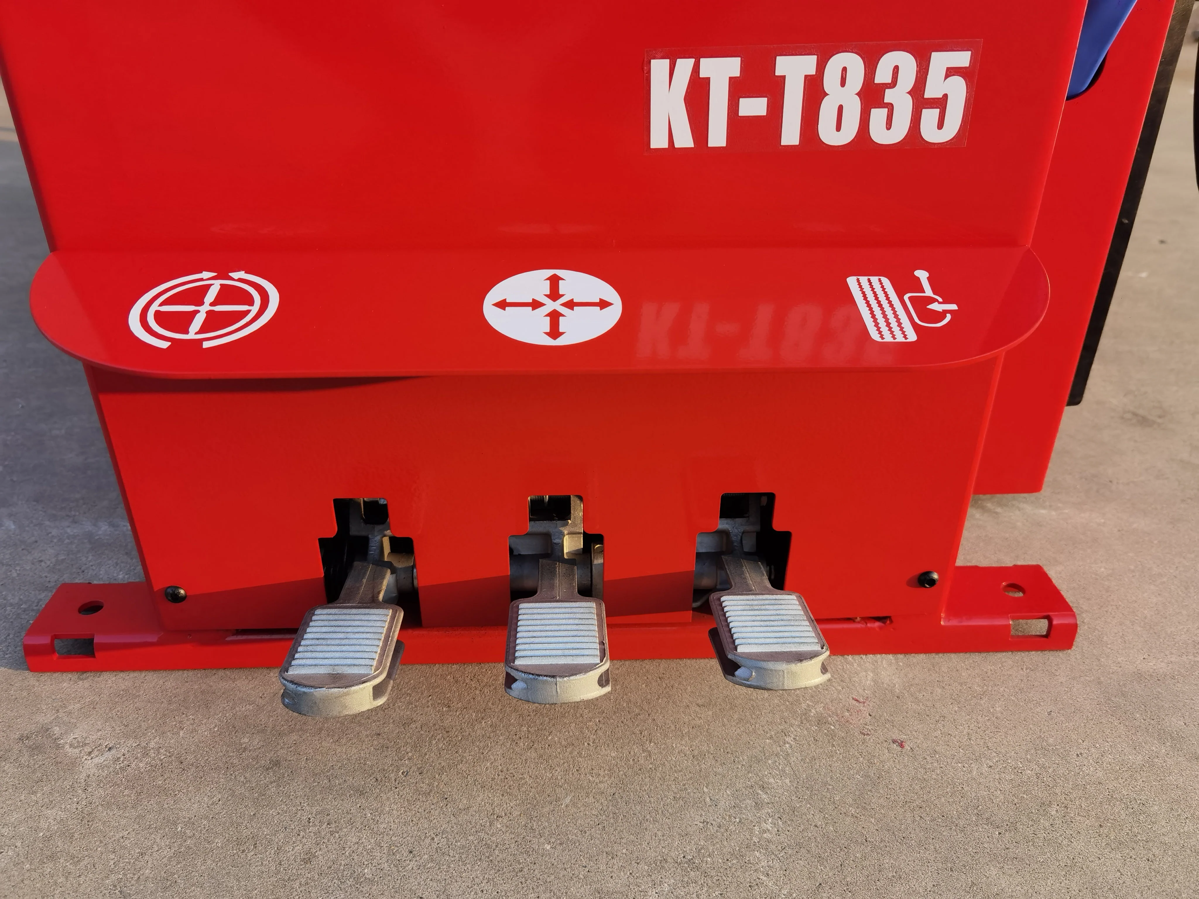 Katool KT-T835 2.0HP Tire Changer Machine with Wheel Clamp Assist - Image 17
