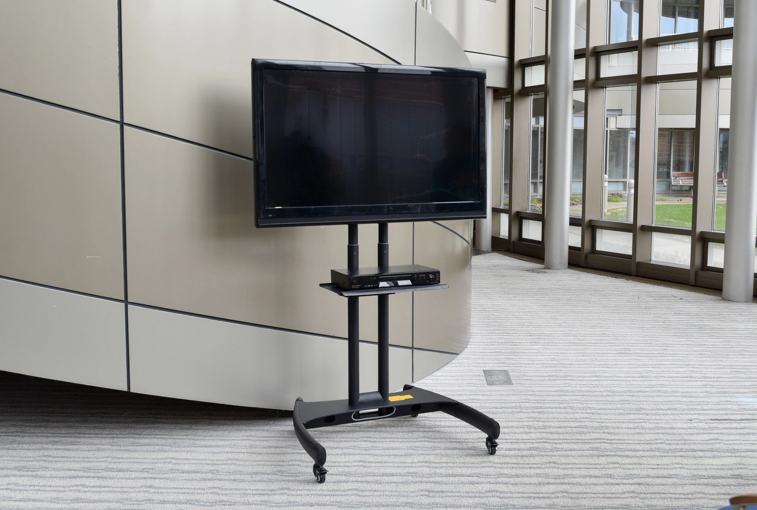 Luxor Adjustable Height Rolling Flat Panel Cart W/ Accessory Shelf - Image 4