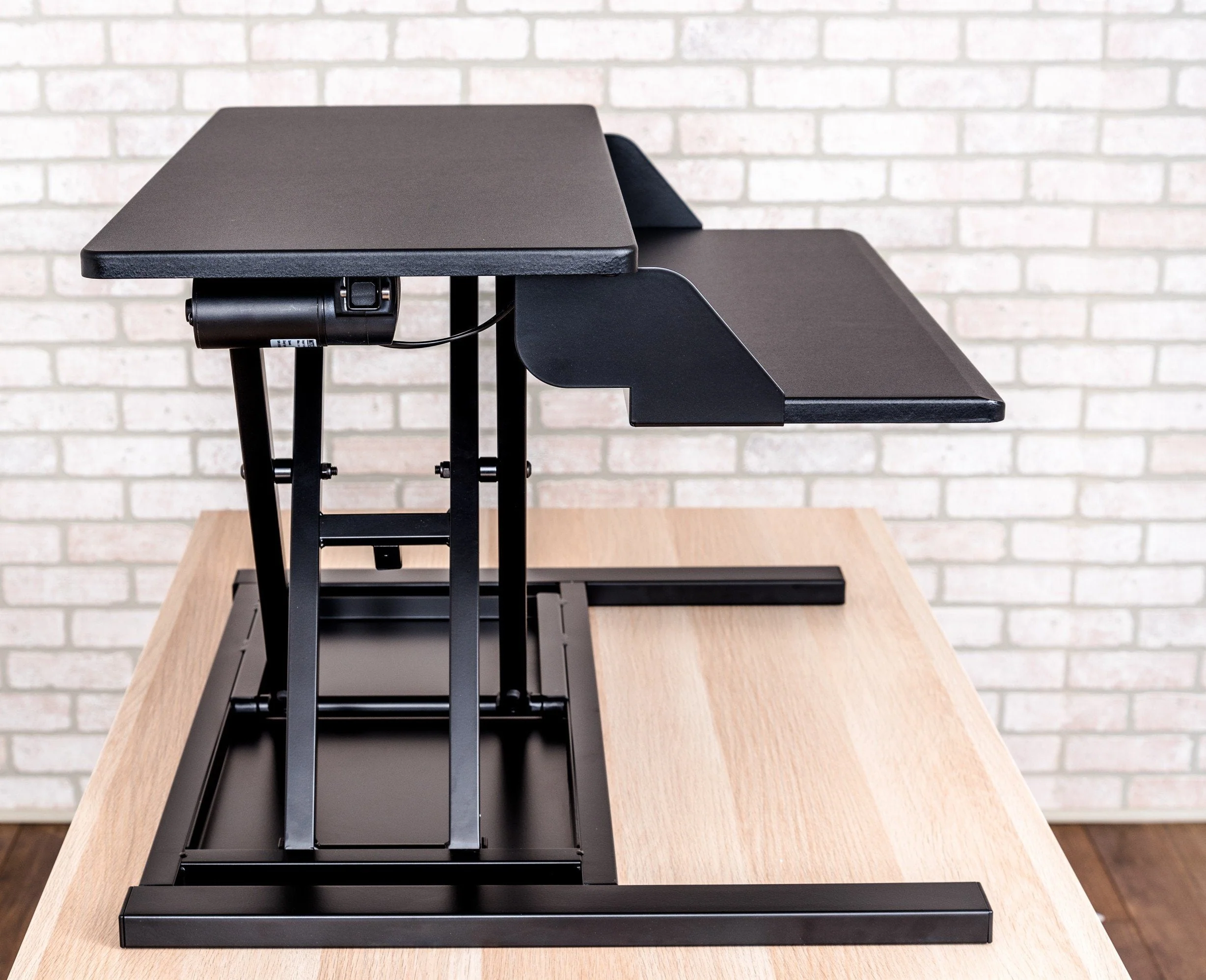 Luxor Electric Level Up Pro 32 Standing Desk Converter - Image 11