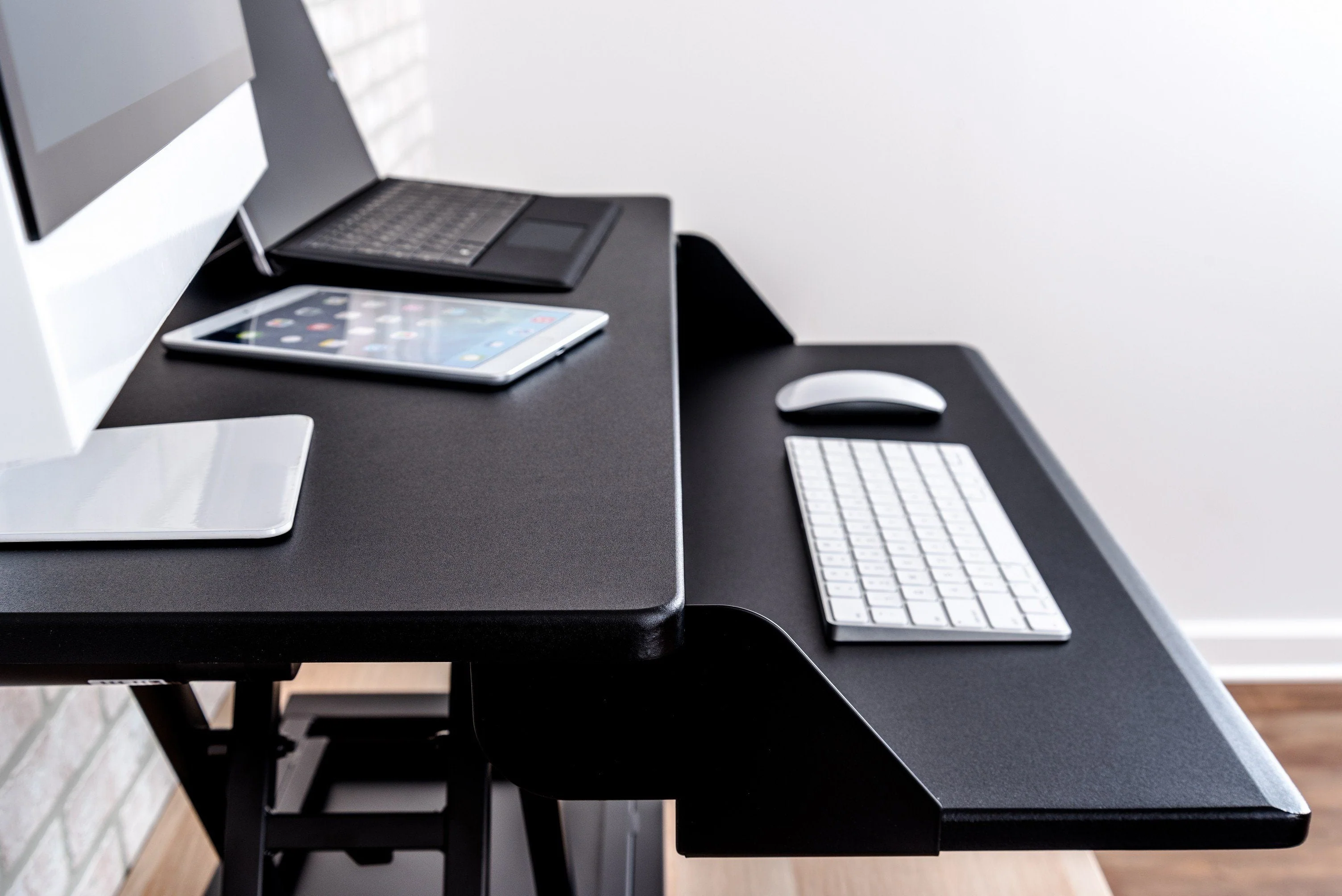 Luxor Electric Level Up Pro 32 Standing Desk Converter - Image 6