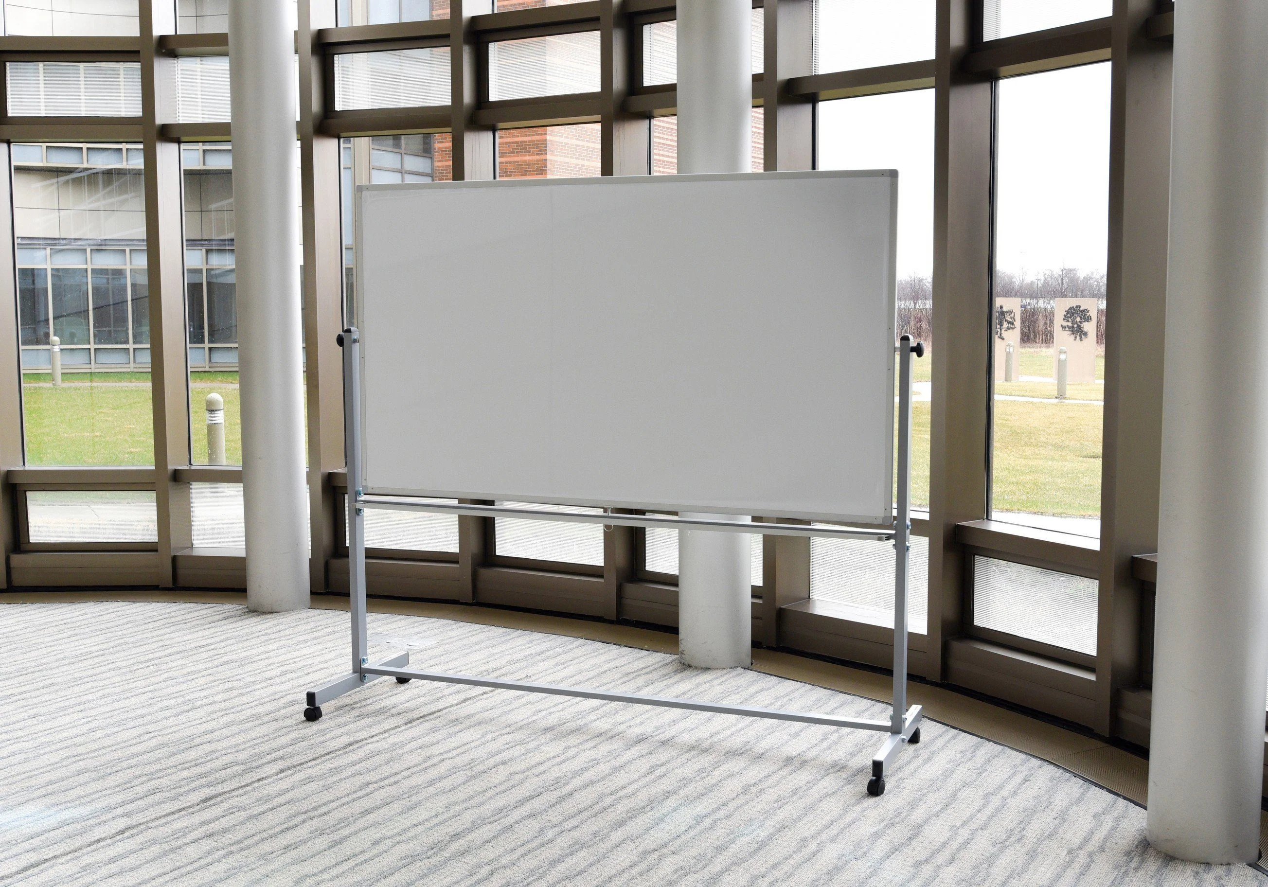 Luxor Reversible Magnetic Mobile 72x40 Whiteboard/ Whiteboard - Image 2