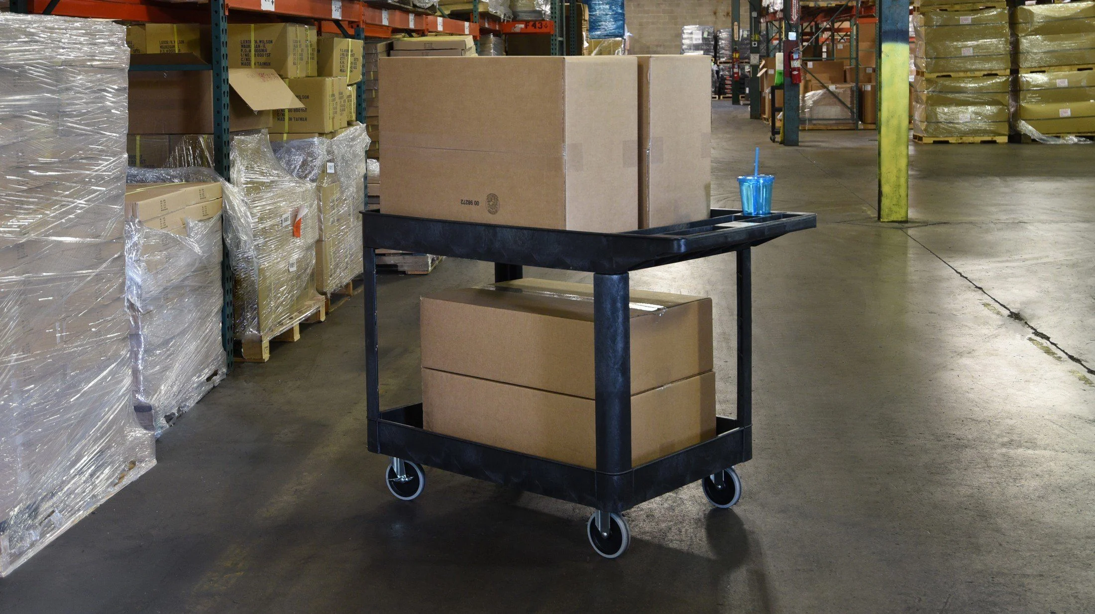 Luxor XLC11-B two shelf heavy-duty utility cart - Image 6