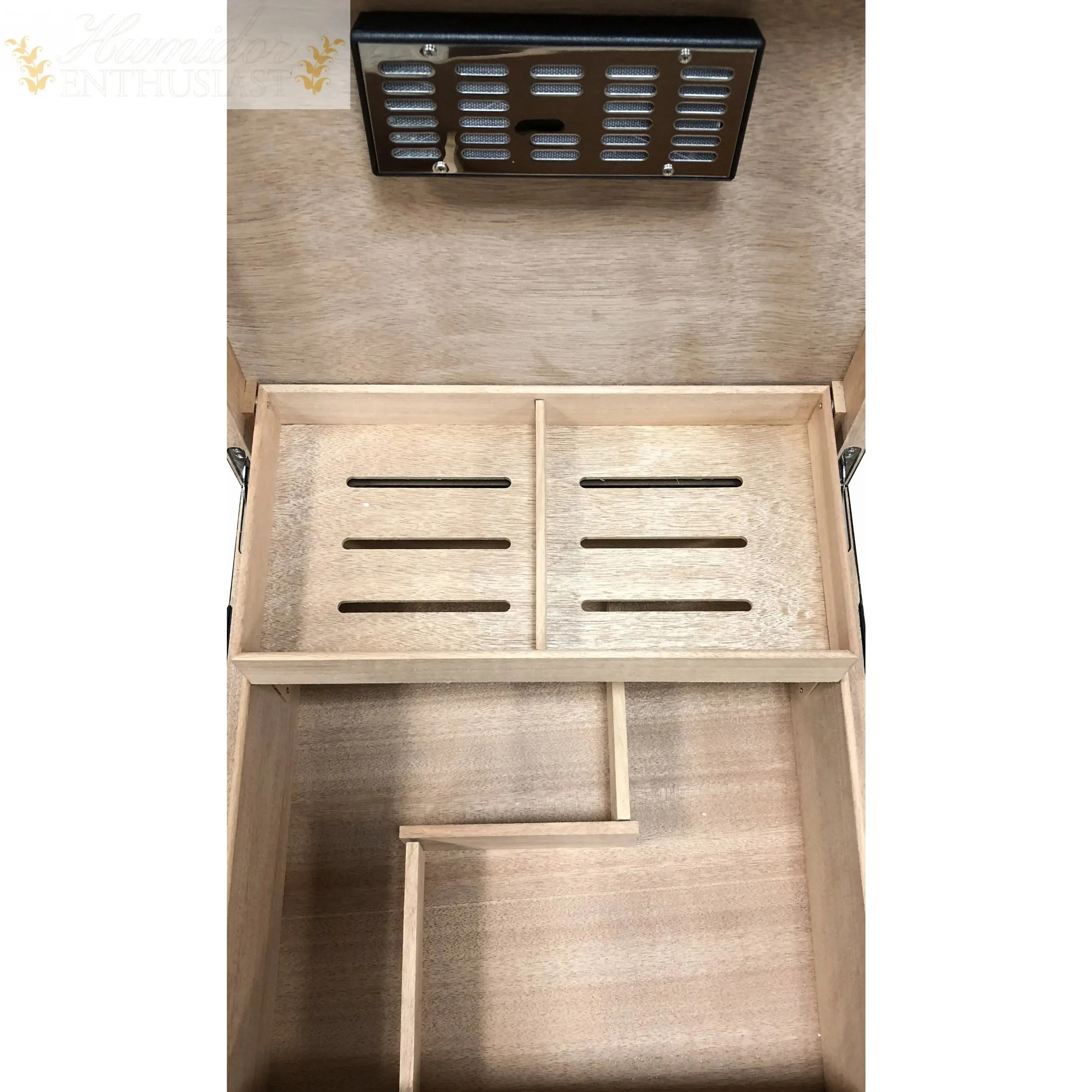 Prestige Import Group Hampton Leather-Pattern Desktop Cigar Humidor, 200-Count - Image 12