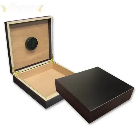 Prestige Import Group Chateau 20-Count Cigar Humidor with Humidifier - Spanish Cedar Desktop Humidor - Image 3