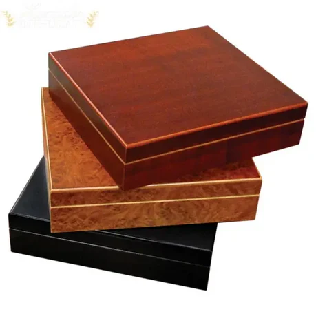 Prestige Import Group Chateau 20-Count Cigar Humidor with Humidifier - Spanish Cedar Desktop Humidor - Image 4